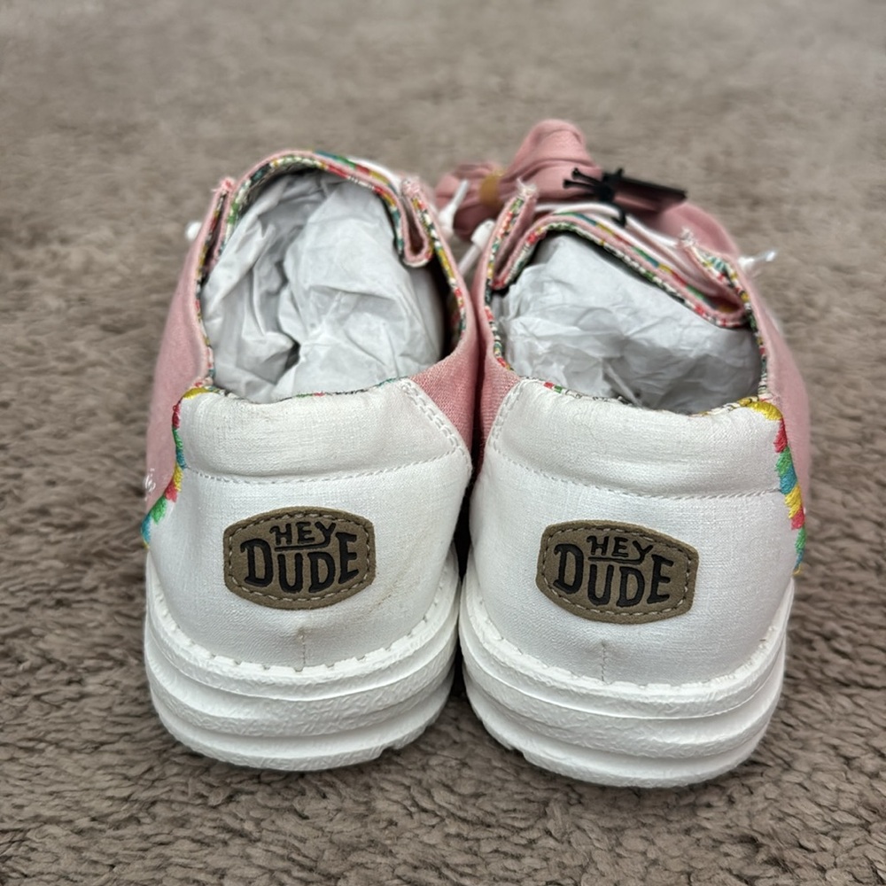 New! Women’s Hey Dude size 9 - Picture 2 of 3